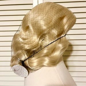 👱🏼‍♀️Brand New Super cute blonde wig!